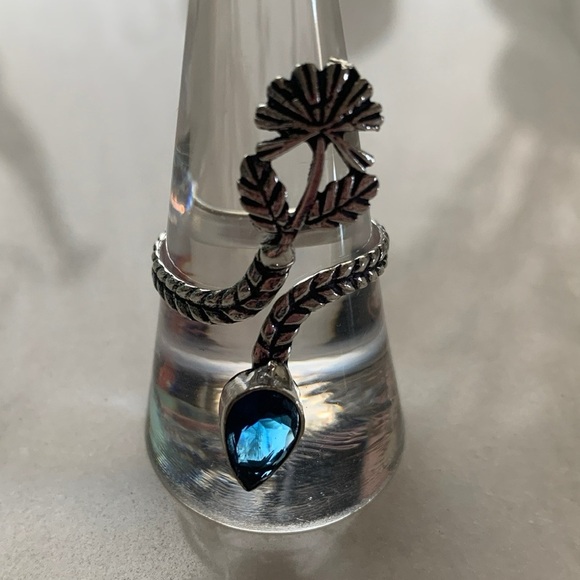 1826 Elegant Silver Leaf Adjustable Ring with Blue Gemstone - Picture 1 of 3